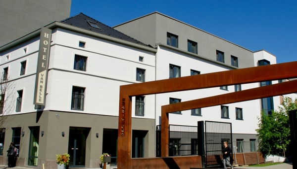 H&Ocirc;TEL VAN BELLE