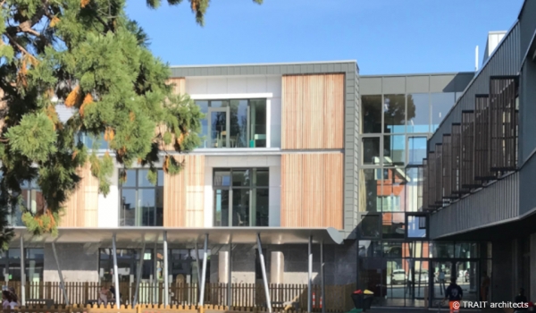 &Ccedil;A (SUR)CHAUFFE DANS LES &Eacute;COLES