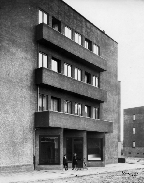 COMBATTANTS (CIT&Eacute; MODERNE)