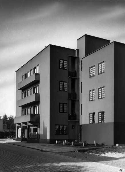 COMBATTANTS (CIT&Eacute; MODERNE)